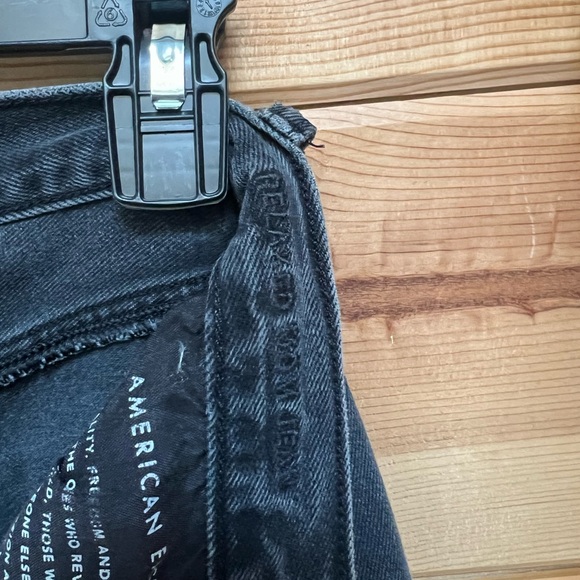American Eagle Women’s Relaxed Mom Jean - Picture 4 of 6